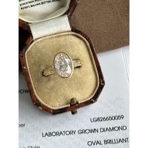 Acompte pour commande personnalisée d'une bague en diamant de laboratoire de 2,5 carats, taille ovale 'Old Mine' - Product Image 2