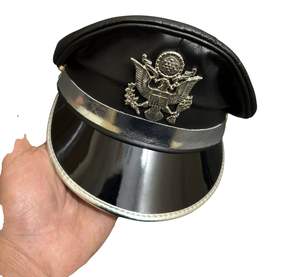 C'est une casquette Arm Muir en cuir véritable noir avec un pic argenté et un emblème d'aigle américain. - Product Image 4