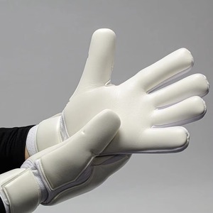 Gants de gardien de but de protection des doigts durables confortables Gants de football unisexes de haute qualité fabriqués au Pakistan - Product Image 6