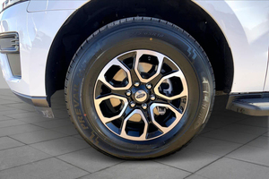 Pre-Owned 2024 Forrd Expedition MAX XLT 4WD 4 Door SUV -with Low Mileage - Product Image 5