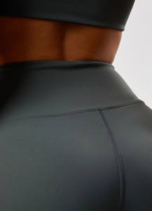 Pantalones cortos de mujer de cintura alta con envoltura de humo verde personalizados transpirables que absorben el sudor Fitness Gym Workout Short - Product Image 5