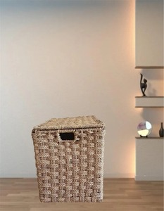 Panier de rangement en rotin naturel de qualité supérieure, écologique, avec poignée, design moderne, pour une utilisation polyvalente à la maison, dans les hôtels et les stations balnéaires - Product Image 3