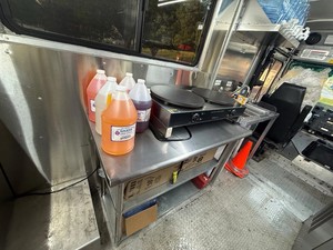 <b>Freightliner</b> MT45 Food <b>Truck</b> w/ Stainless Kitchen, Ice cream, crepes, dessert - Product Image 5