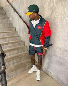 Chándal reflectante personalizado OEM, chándal corto de dos piezas, chaqueta cortavientos con Cremallera de nailon, conjunto corto de chándal para hombre - Product Image 4