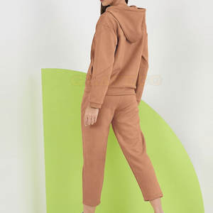 Chándales de invierno informales para mujer de primera calidad Ropa de color sólido de alta fabricación - Product Image 3
