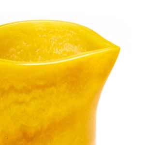 Carafe à eau en résine époxy contemporaine, pichet élégant fait à la main pour la décoration de la salle à manger moderne - Product Image 2