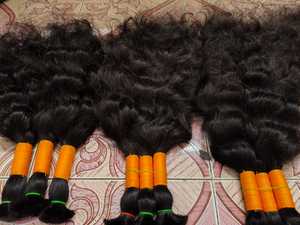 Extensions de cheveux humains naturels bouclés en vrac de 22 pouces Bundles de cheveux bouclés bruts non transformés de temples indiens du sud Style INDIEN - Product Image 3
