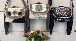 Sac à main à bandoulière en cuir de vache pour femmes de style occidental Sac à main en fourrure métallique avec fermeture à pression Gland Lettre Décoration Sling - Product Image 6