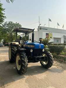 รถแทรคเตอร์สำหรับทำการเกษตร TT75ฮอลแลนด์ใช้ใหม่ประหยัดเชื้อเพลิงรถแทรกเตอร์140HP T6070ฮอลแลนด์ - Product Image 3