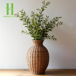 Floreros de suelo de ratán grandes únicos hechos a mano de jarrones decorativos de ratán para sala de estar de entrada OEM hecho en Vietnam - Product Image 2