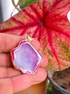 Collier avec pendentif en pierre naturelle, géode irrégulière, quartz druzy, cristal, avec pendentif en pierre précieuse plaqué or pour femmes - Product Image 4