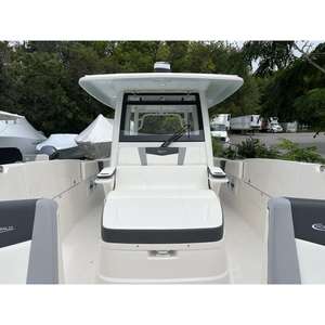 Bateau Robalo R360 nouvelle génération 2025 offrant des performances et un confort exceptionnels - Product Image 5