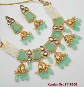 ENSEMBLE DE BIJOUX INDIENS TRADITIONNELS ET À LA MODE EN CUIVRE ENSEMBLE DE BIJOUX DE MARIAGE POUR FEMMES BOUCLES D'OREILLES ET COLLIER - Product Image 3