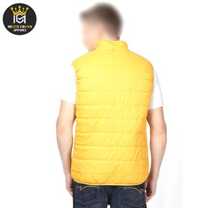 Chaleco acolchado deportivo con estampado de color amarillo para hombre, estilo personalizable a la moda, servicio OEM, el mejor chaleco acolchado para hombre - Product Image 2