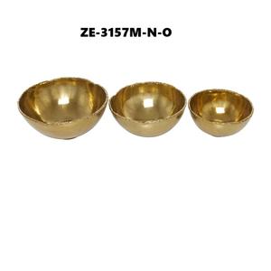 ชามตกแต่งสแตนเลสสตีลเคลือบทองแบบตอกลาย  รักษ์โลก สำหรับวางกลางโต๊ะอาหาร โดย Zahid Exports ปลอดภัยต่อการใช้งาน - Product Image 2