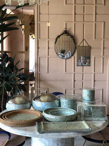 Plateau à chocolat incrusté d'os noir adapté aux fêtes, mariages ou occasions spéciales servant des chocolats fabriqués à la main en Inde - Product Image 5