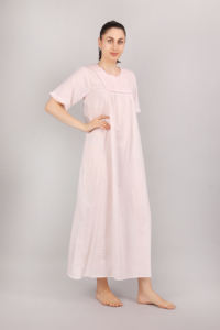 Costume de nuit en coton victorien de haute qualité pour femmes et robe de nuit respirant vêtements de nuit de luxe lisses - Product Image 4