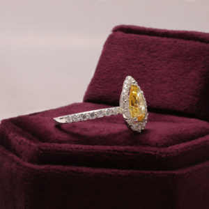 Anillo de Halo de diamante amarillo cultivado en laboratorio con corte redondo, anillo de compromiso cultivado en laboratorio, anillo de oro blanco de 18KT para ella - Product Image 3