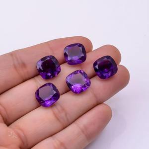 Piedra preciosa natural de amatista cortada con cojín facetado - Product Image 2