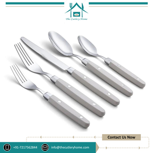 ชุดช้อนส้อมมีด้ามจับทำจากเรซินสเตนเลสดีไซน์แบบราชวงศ์ - Product Image 2