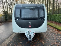Minicaravana Swift Sprite Grande Major 4 SB Pop-Up, Autocaravana 4x4, Capacidad para Dormir 4 Personas 1