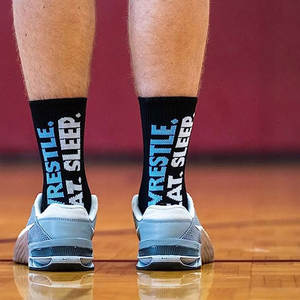 Nouveautés Chaussettes en coton tricotées personnalisées avec logo Chaussettes de sport pour hommes adultes et chaussettes de lutte pour le printemps - Product Image 5