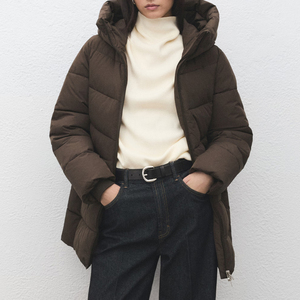 Chaqueta Acolchada para Mujer OEM, Chaquetas de Nailon Suave de Moda, Tejido Transpirable, Precio Económico, Chaquetas OEM Cómodas, Asequibles y Acogedoras - Product Image 1