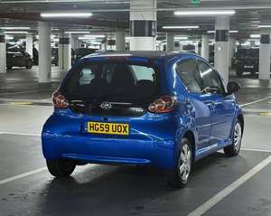 AYGO Sedán 2022 USADO, Automático, R18, Interior Oscuro, Asientos de Tela, 5 Plazas, Volante a la Derecha, Pantalla Táctil - Product Image 4