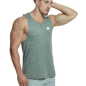 Vente en gros Débardeur de gym léger pour hommes, vêtements de musculation avec impression de logo personnalisé - Product Image 5