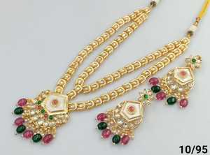 Conjunto gargantilla de collar de perlas Kundan tradicional dorado de lujo indio de dos capas con pendientes a juego para mujer y Niña - Product Image 4