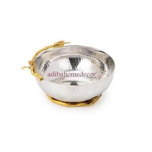 Cuenco de metal para decoración del hogar que sirve aperitivos de frutas o ensaladas, centro de mesa decorativo en mesas o encimeras. - Product Image 1