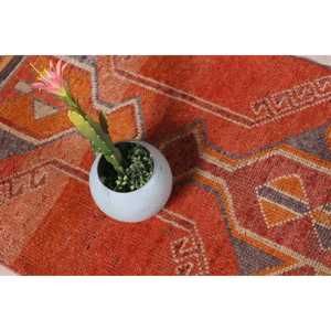 Tapis vintage 2,8x11,9 pieds (84x363 cm), tapis turc à pois rouges - Product Image 5