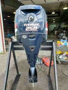 Moteur hors-bord d'occasion de qualité industrielle 2009 Ev-i-nru-d-e ETEC 250hp HO 6 cylindres DFI 2 temps 25 pouces d'axe OEM 410 heures - Product Image 2