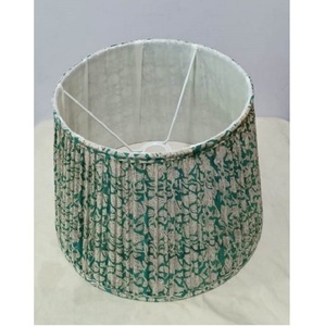 Pantalla Empire moderna hecha a mano, tela Ikat verde y azul, diseño colgante de textura suave para salas de estar para uso interior, hierro - Product Image 1