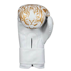 Gants de boxe à finition lisse et confort d'entraînement prolongé, avec rembourrage de qualité supérieure et ajustement facile pour les mains - Product Image 4