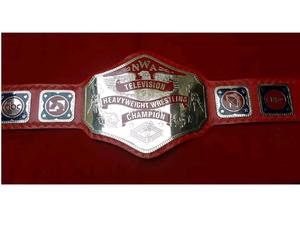 Fabricante Profesional de Equipos Personalizados Ajustables, Duraderos, Ligeros de Acero Inoxidable para MMA, Lucha Libre, Boxeo, Artes Marciales, Gimnasio y Videojuegos - Product Image 4