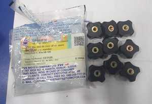 Perilla de puerta M5 de calidad de marca India para piezas de repuesto de 3 ruedas TVS King a la venta a un precio asequible - Product Image 2