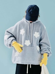 Sweat à capuche à manches longues de conception originale chaud et polaire tricoté fleur patch sweat à capuche décontracté - Product Image 6