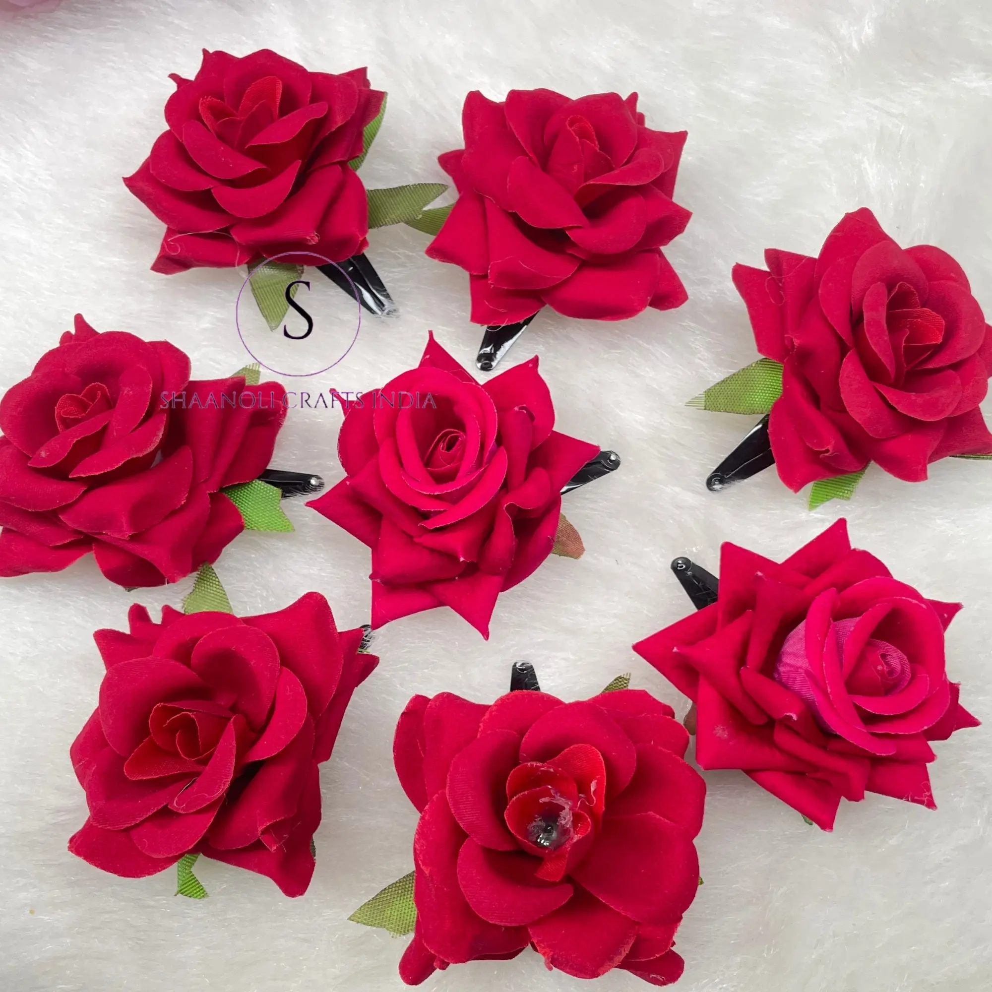 थोक सजावटी गुलाब हेयर क्लिप, शादी के उपहार के लिए मखमली कपड़े के हेयर क्लिप का असली गुलाब का फूल डिजाइन देखें