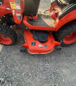 Tractor de jardín Kubota BX23S 4WD asequible con cargador frontal y retroexcavadora, tractor de ruedas multifuncional de 21.6 HP - Product Image 5