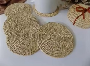 Posavasos de Ratán Hechos a Mano con Diseño Moderno y Acabado Natural, Perfectos para el Hogar, Cocina, Hotel, Posavasos de Nogal - Product Image 2