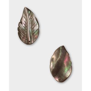 Perle en nacre noire en forme de feuille - Product Image 4