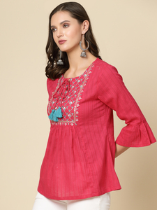 เสื้อคุर्ติผ้าฝ้ายสีแดงปักลายสวยหรูทันสมัย คอทรงโอ แขนสามส่วน สวมใส่สบายๆ สำหรับฤดูร้อน - Product Image 4