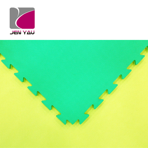 Tapis de Jiu-Jitsu antidérapant à motif croisé double face, épaisseur 2 cm, pour la compétition, les entraînements de grappling, le MMA et la boxe. - Product Image 2