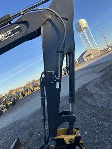 Excavatrice compacte JOHNN DERE 60G 2023 avec cabine et climatisation, moteur diesel refroidi par liquide 3 cylindres 23 CV 2022 - Product Image 5