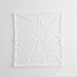 Couverture en polaire douce de luxe Design confortable en relief à triangle blanc Taille personnalisée - Product Image 4