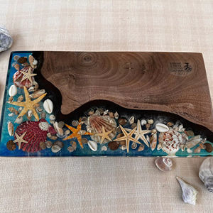 Tabla de Cortar de Madera y Resina con Tema Oceánico Hecha a Mano para Restaurantes, Hoteles, Cafeterías, Decoración del Hogar y Ocasiones Especiales para Regalos - Product Image 1