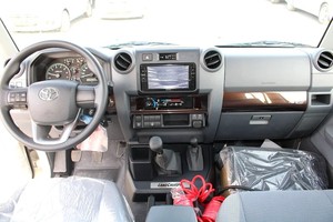 Utilisé en 2025, légendaire, capacité 4x4, performances moteur puissantes, suspension durable, fourni du Japon - Product Image 5