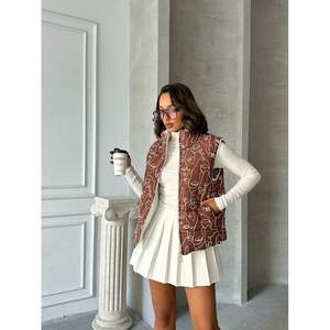 Chalecos Acolchados para Mujer con Estampado Mixto y Refuerzo de Fibra, Disponibilidad al por Mayor - Product Image 4