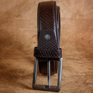 Ceintures en cuir suédé noir pour hommes avec logo personnalisé Ceintures en cuir élégantes décoratives design classique pour hommes vente en gros - Product Image 4